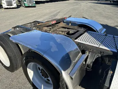 USED 2009 PETERBILT 389