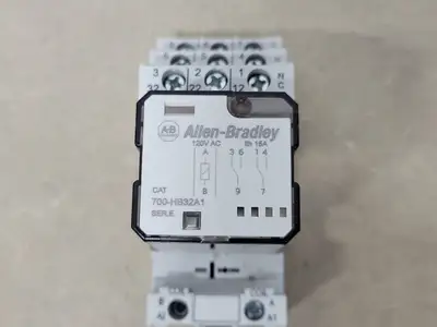 USED ALLEN-BRADLEY 700-HB32A1