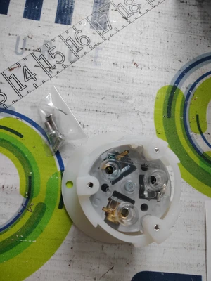 NEW NEMA E474924 L520-FI