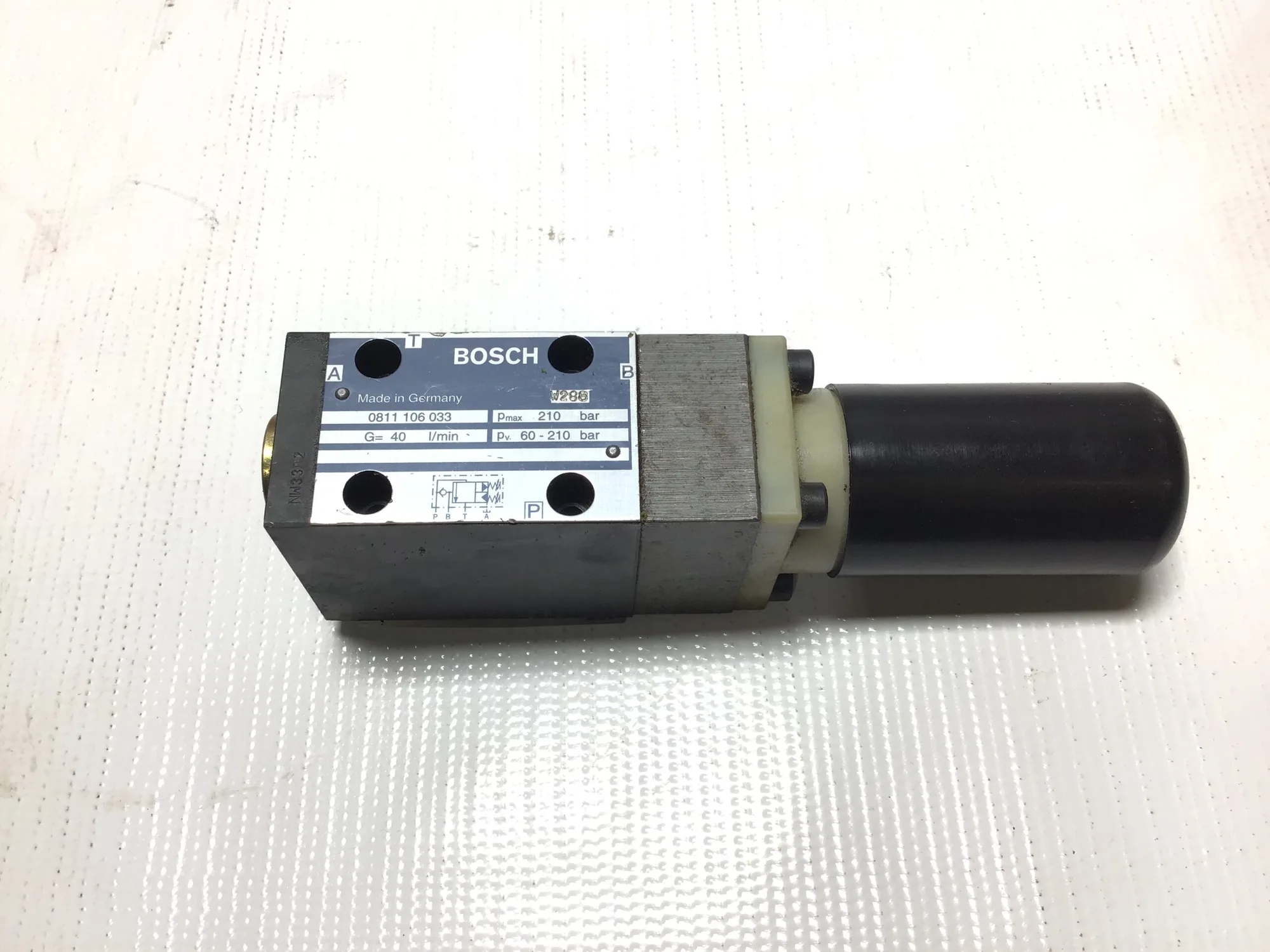 Bosch 0811-106-033 Directional Control Valve 210 Bar Pmax