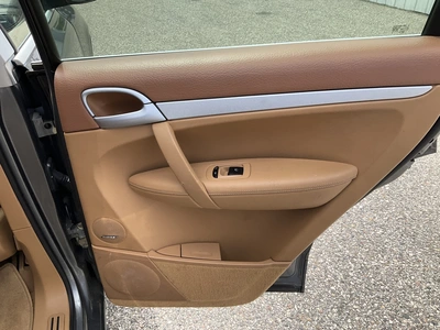 USED 2010 PORSCHE CAYENNE