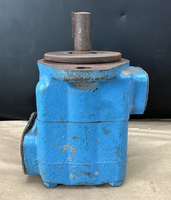 NEW Vickers 25V17A-1A22R