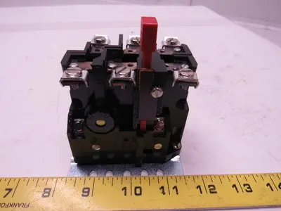 RELIANCE 704263-R AN13P  J Thermal Overload Relay 3 Pole NEMA 1 Non Compensated