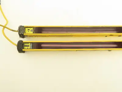 Banner SLSE30-900P8 SLSR30-900P8 EZ-SCREEN Safety Curtain Receiver Emitter 900mm