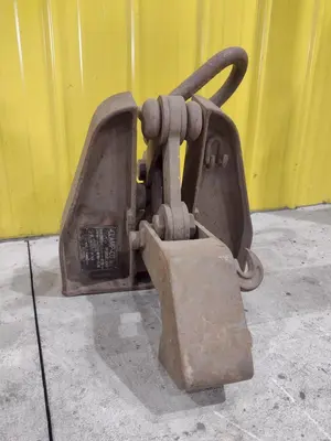 (2) 15 TON CLAMPCO MODEL F15 GIRDER WIDE FLANGE BEAM LIFTING CLAMPS: STOCK #22982