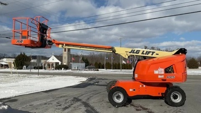 USED 2014 JLG 400S