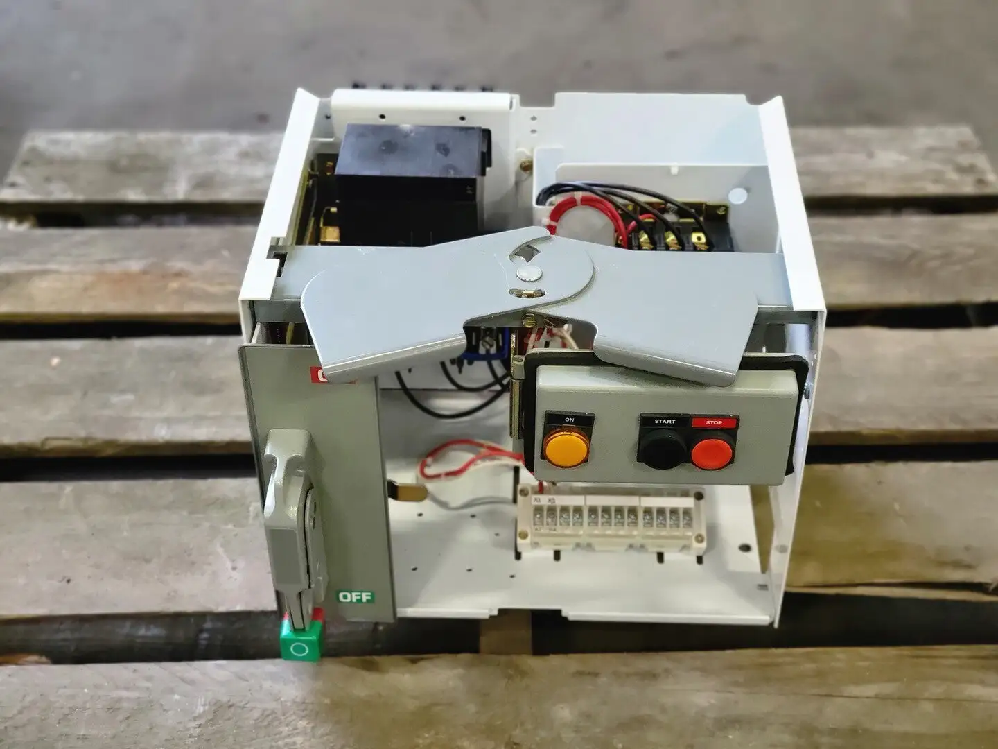 NEW SQUARE D MODEL 6