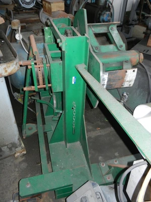 NUCOR 10" x 2,500 LBS MOTORIZED UNCOILER