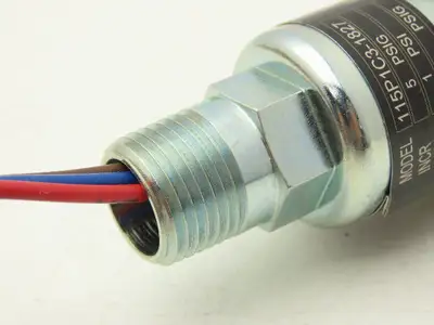 ITT Neo-Dyn 115P1C3-1827 Pressure Switch 5A 125/250V 1/4"x 1/2"NPT Tamper Proof