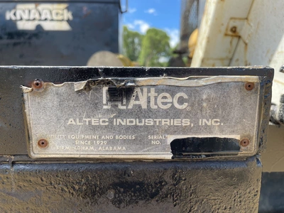 Used 2006 ALTEC D4060 DIGGER DERRICK CRAWLER ALL TERRAIN Crawler Cranes Michigan US | Miedema Asset Management Group #1304392