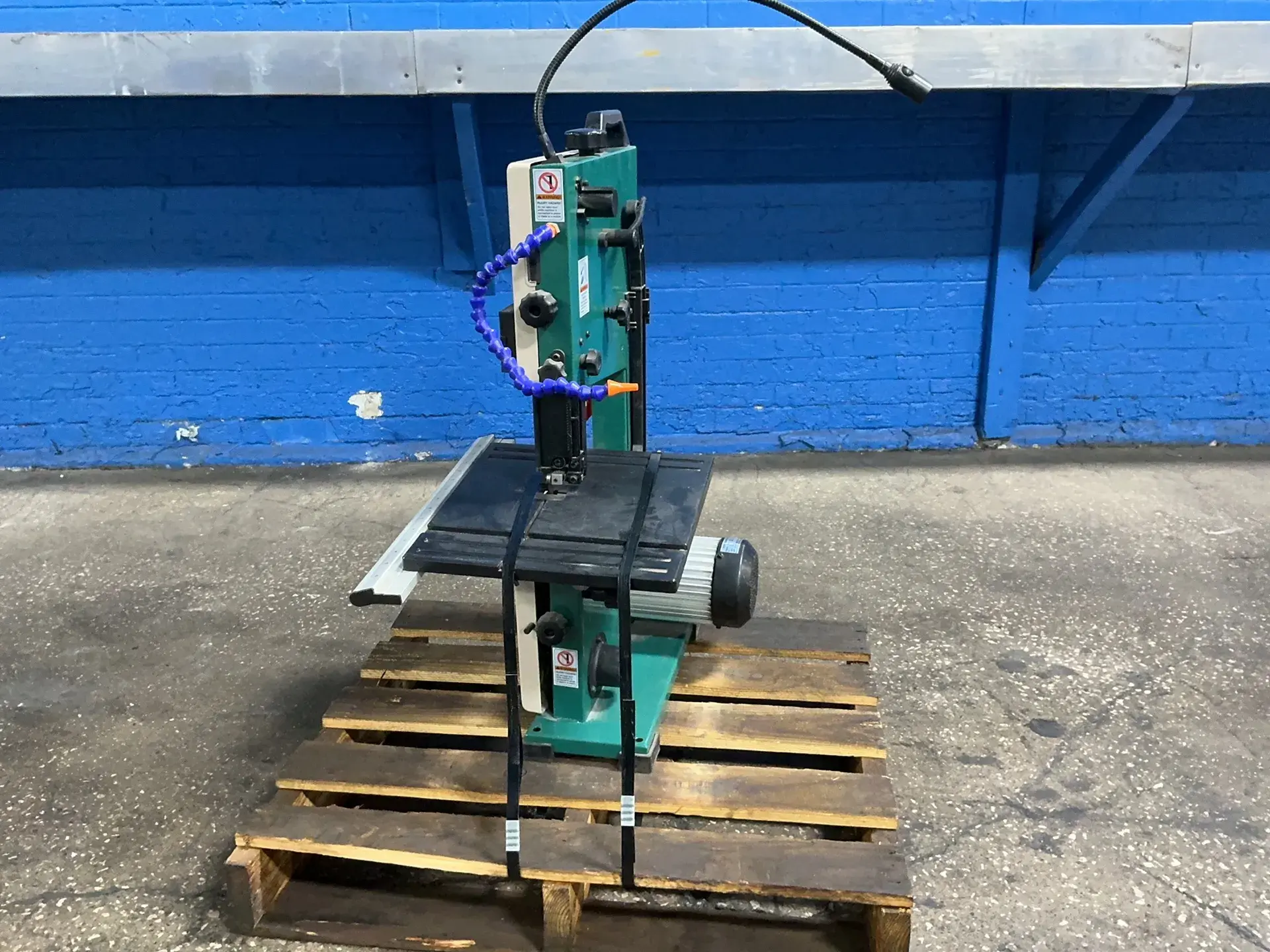 Used 2021 GRIZZLY G0803Z Woodworking Vertical Band Saws Ohio US | HGR 24 #1515751