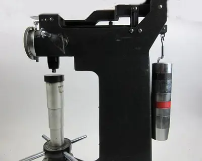 Rockwell(Lincoln) Hardness Tester