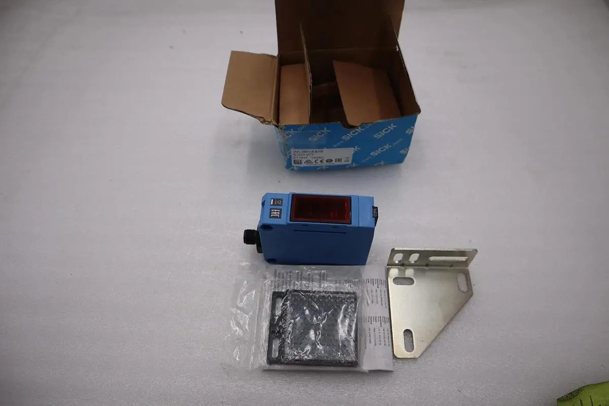 New SICK WL260F470 WL260-F470 6020977 Photoelectric Switch STOCK H634A