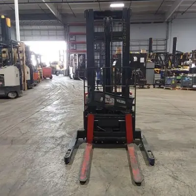 USED 2023 RAYMOND RSS40