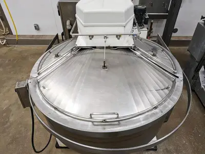 2016 EMPIRE AR300 Spiral Tipable Mixer | Harvest Equipment and Fabrication Inc (14)