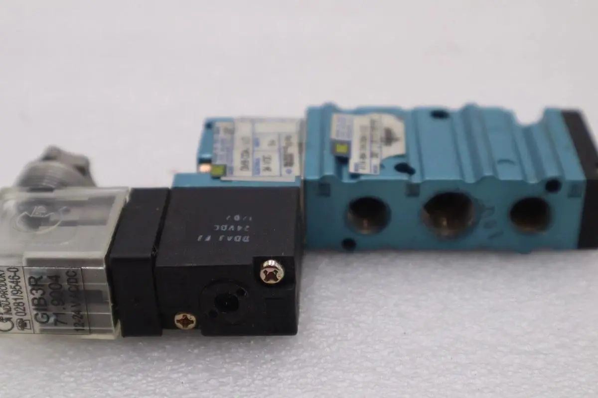 NORDSON SATURN SOLENOID VALVE 1053894 / 1053894A (NEW) STOCK 119-A