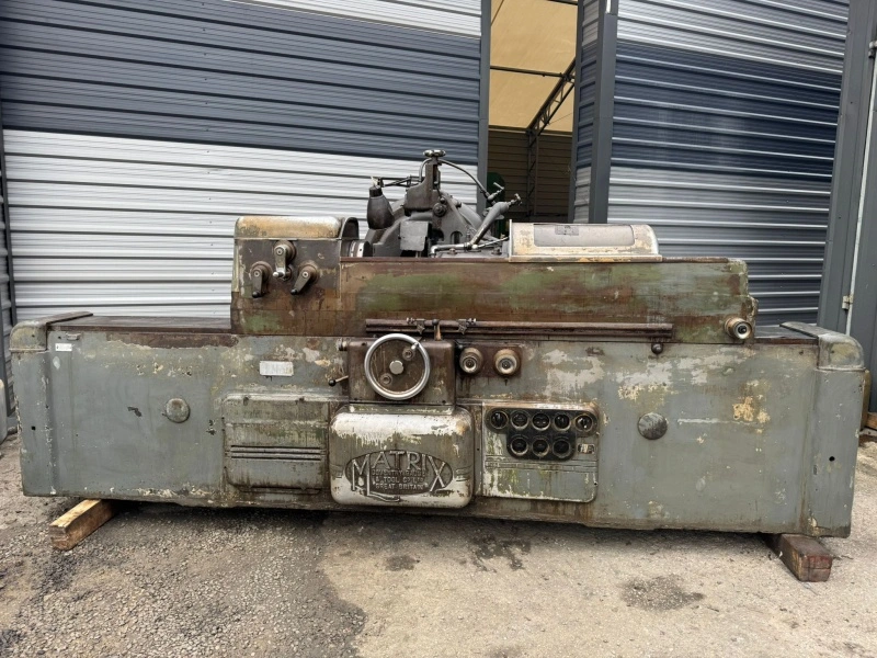 MATRIX Universal Worm and Thread Grinder, in working order
