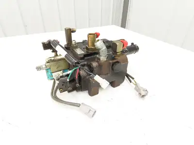 Toyota 67620-21440-71 Hydraulic 3-Spool Forklift Mast Control Valve From 7FBCU25