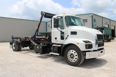 New | in-Stock 2027 MACK MD7 Rolloff Trucks Texas US | Roll Off Truck World #1491891