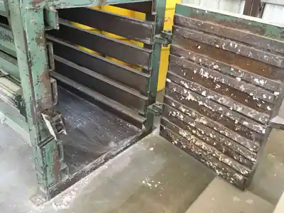 USED 1900 MAREN BALER