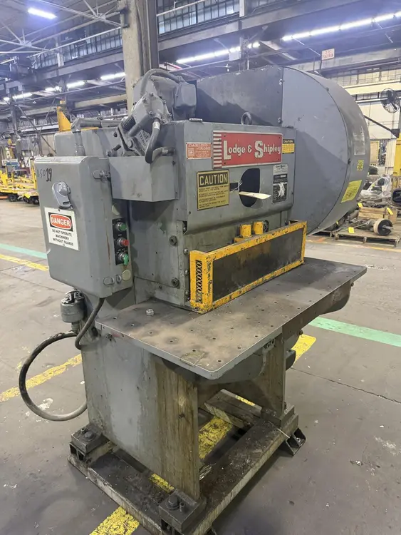 Used LODGE & SHIPLEY _UNKNOWN_ Power Squaring Shears (Gauge) Ohio US | Yoder Brothers machinery #1004522
