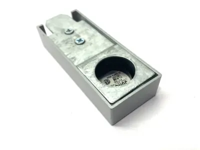 Used Juno Trac End Feed Connector 12/24V 25A Electrical Fittings Michigan US | Maverick Industrial Sales #1393308