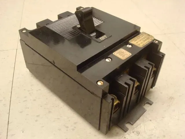 Square D 989715 Circuit Breaker 15 Amps 480 VAC Used