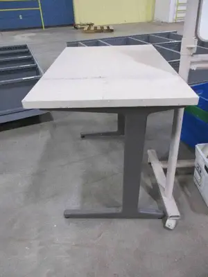 HERMAN MILLER WORK TABLE AND MIXED OFICE ACCESSORIES