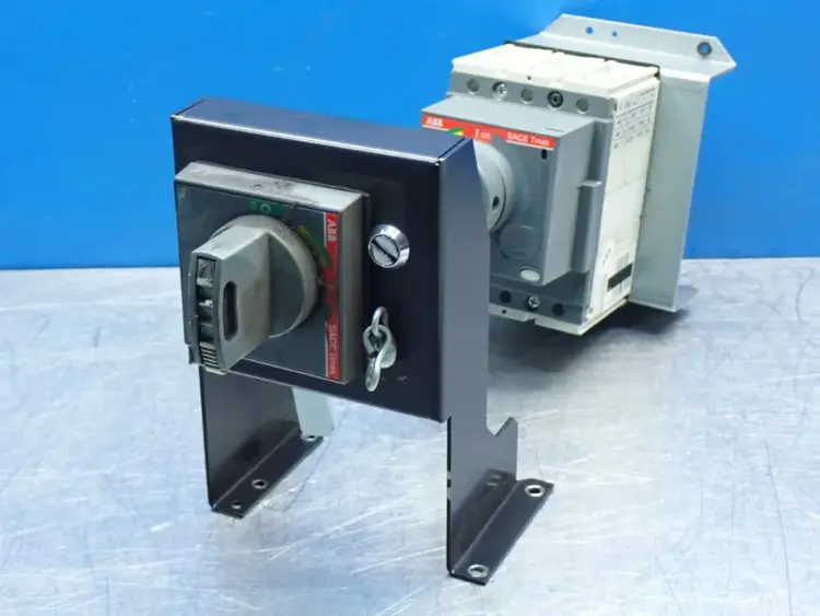 Used ABB TMAXT2H100 Circuit Breakers Ohio US | HGR 24 #1148164