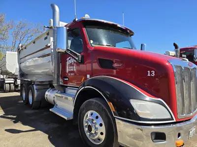 USED 2015 PETERBILT 579