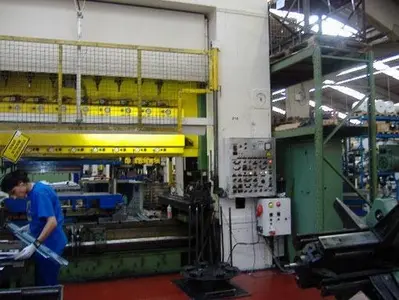 USED BENELLI TRANSFER PRESS 250 TON - 10 STEPS