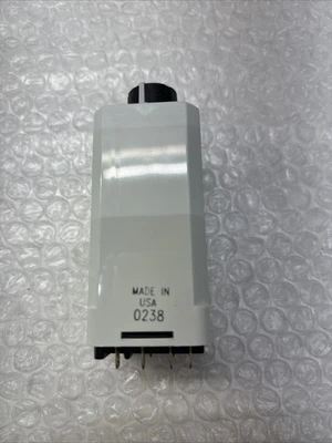 NEW ALLEN BRADLEY 700-HS12BA1