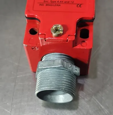 Telemecanique XCS-B703 Safety Interlock Switch. 6D-12