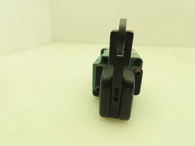 Aro 5232-05-3 Pneumatic Air Limit Switch Valve 3 Way Roller Arm 3/8" NPT
