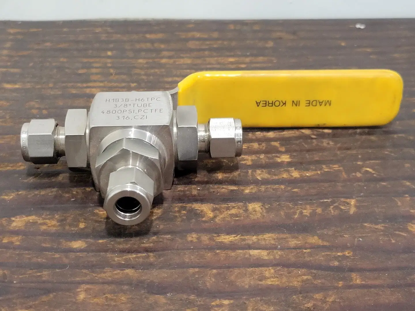 NEW HY-LOK H1B3B-H6TPC