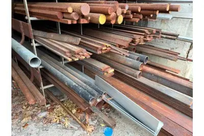 LARGE AMOUNT OF CAST, STAINLESS STEEL, ALUMINUM, GALVINIZED AND PVC PIPES