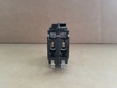 Used SQUARE D QOB250 Switchgears British Columbia CA | Lenmark #1438604