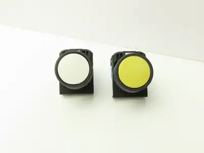 Fuji Electric Pushbutton White Yellow Momentary 22mm 250V 6A Lot of 8