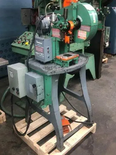 3391-220 Benchmaster 2 Ton Press Model 141 With Transformer & Electric Foot Pedal Control