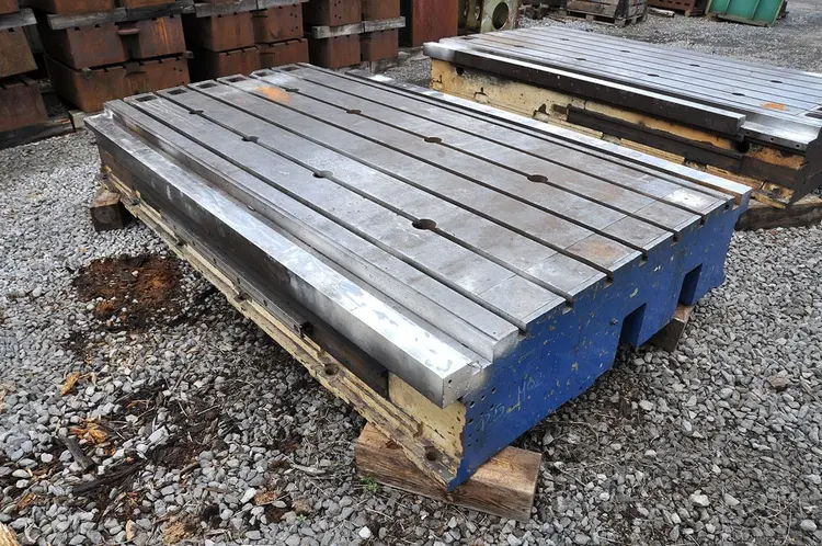 Used T-SLOT TABLE 3000 X 1350 X 430 MM Tables, Floor & Layout Plates BE | Apt International N.V #366432