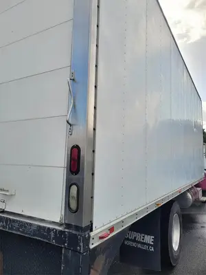 USED 2007 PETERBILT 335