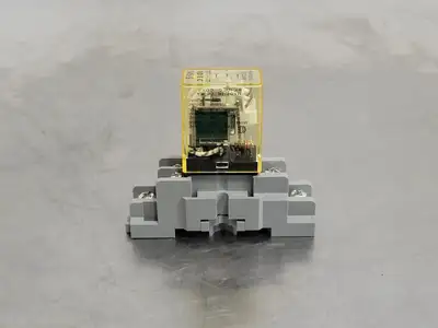 USED IDEC RH1B-UDC24V