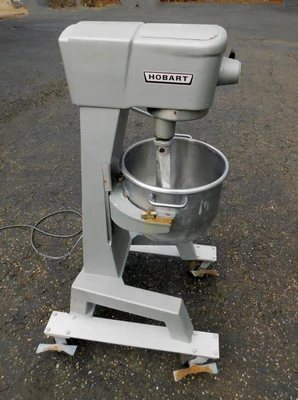 USED HOBART 30 QUART MIXER D-300