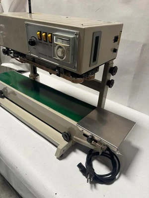 Constant Temperature Band Sealer Continuous Sealing Conveyor DBF-900 Machine