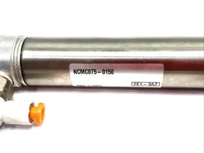USED SMC ROUND BODY AIR CYLINDER 0.75" BORE, 1.5" STROKE