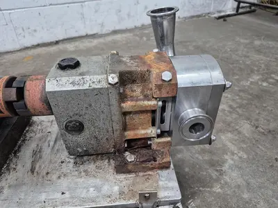 1 HP SS PD Pump with Cart