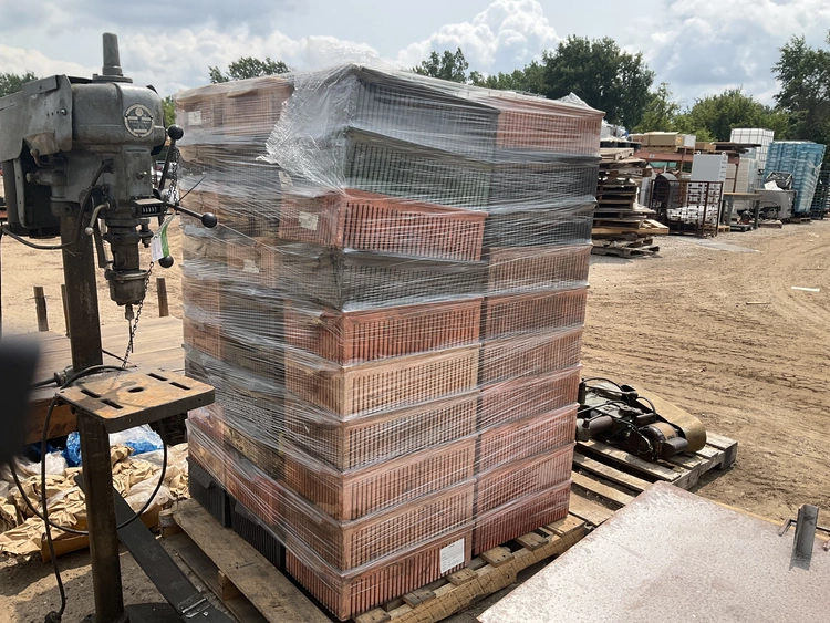Used _UNKNOWN_ _UNKNOWN_ Restaurant Storage Containers Michigan US | Miedema Asset Management Group #1320988