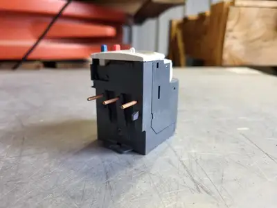 NEW SCHNEIDER ELECTRIC LRD07