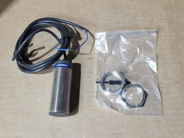 New | in-Stock TELEMECANIQUE XSAV11801 Misc Electrical & Power Parts British Columbia CA | Lenmark #1439681