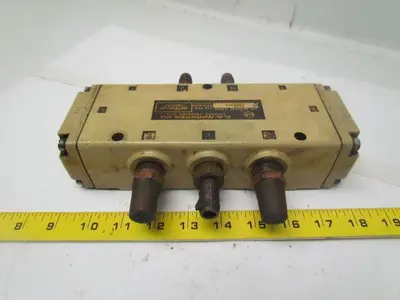 CA Norgren P71kA06 5-Port Air control valve 1/2" NPT ports